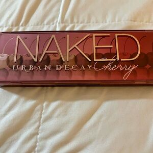 Urban Decay Naked Cherry Palette - Rich Berry Tones